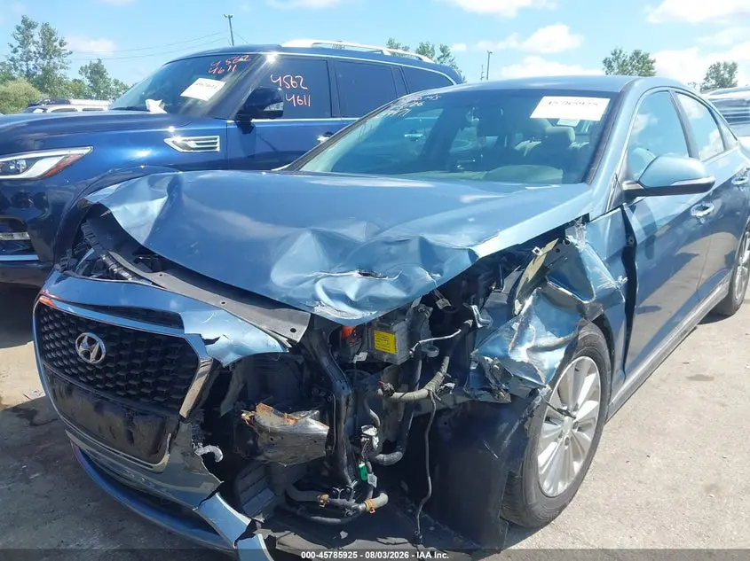 2016 HYUNDAI SONATA HYBRID SE