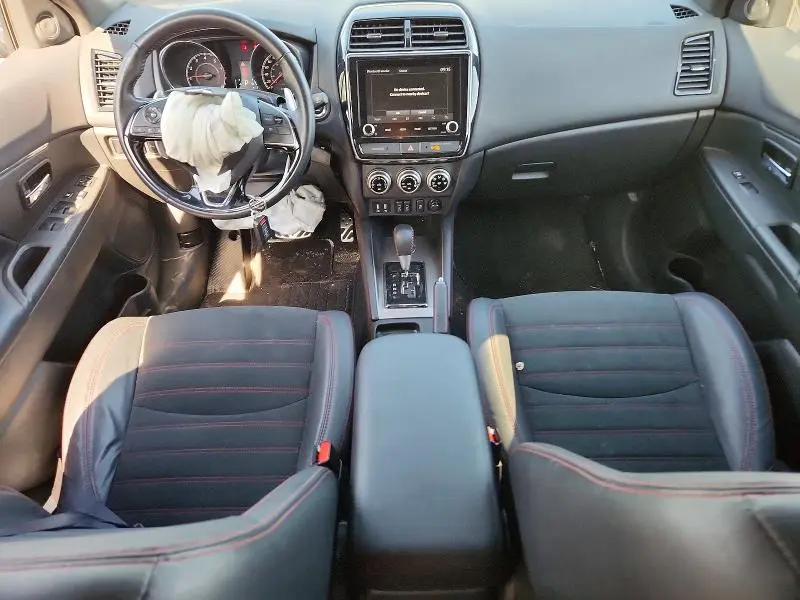 2023 MITSUBISHI RVR SE  