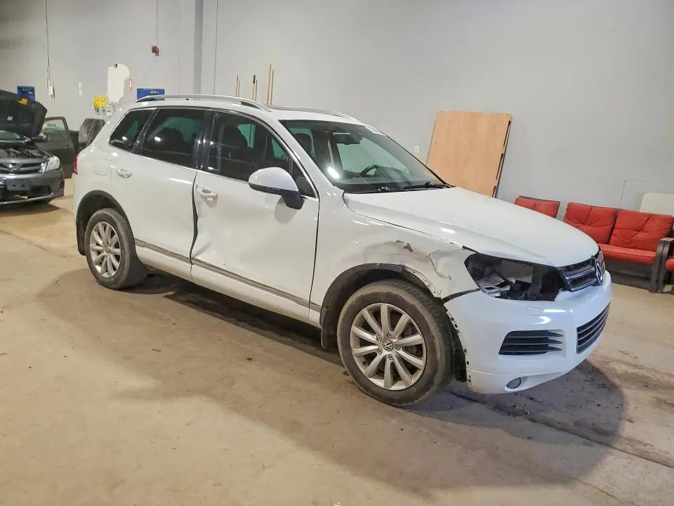 2013 VOLKSWAGEN TOUAREG V6 TDI  