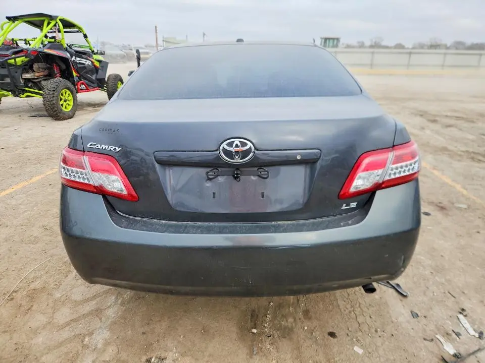 2011 TOYOTA CAMRY LE  