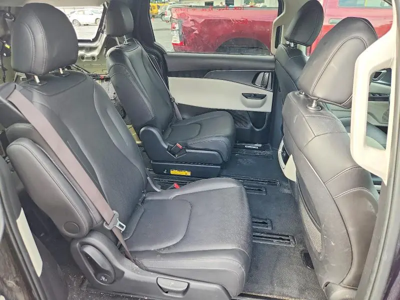 2024 KIA CARNIVAL LX  