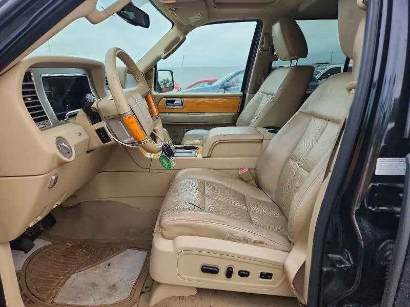 2010 LINCOLN NAVIGATOR   