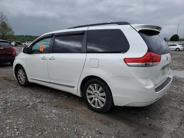 2011 TOYOTA SIENNA XLE  