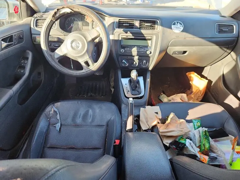 2011 VOLKSWAGEN JETTA SE  