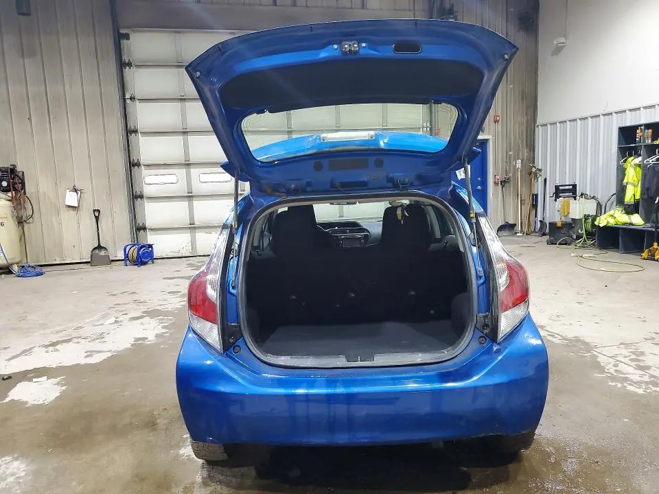 2016 TOYOTA PRIUS C ONE  