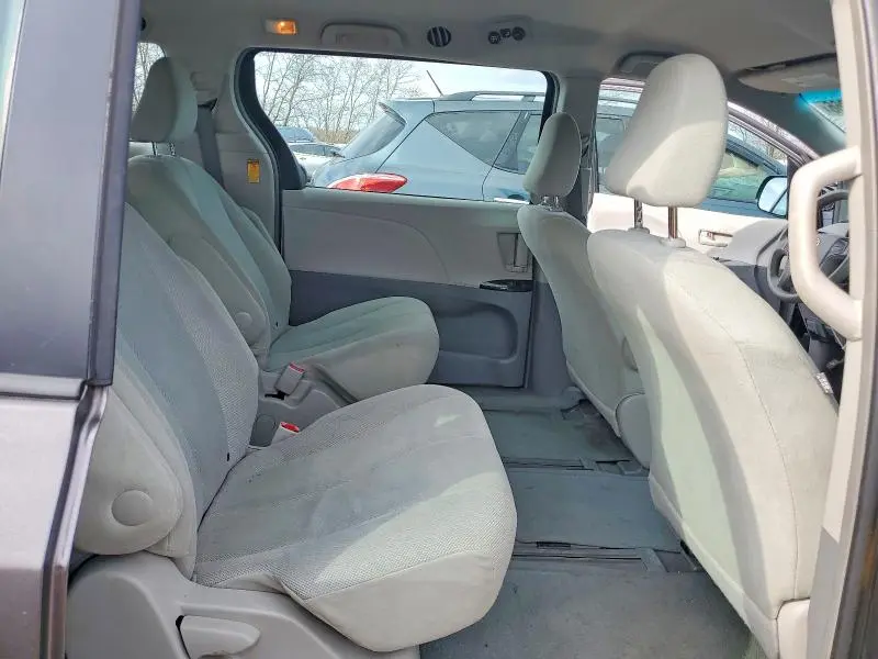 2014 TOYOTA SIENNA L 7-PASSENGER  