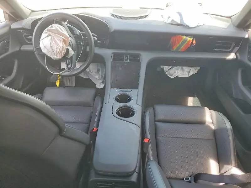 2024 PORSCHE TAYCAN   