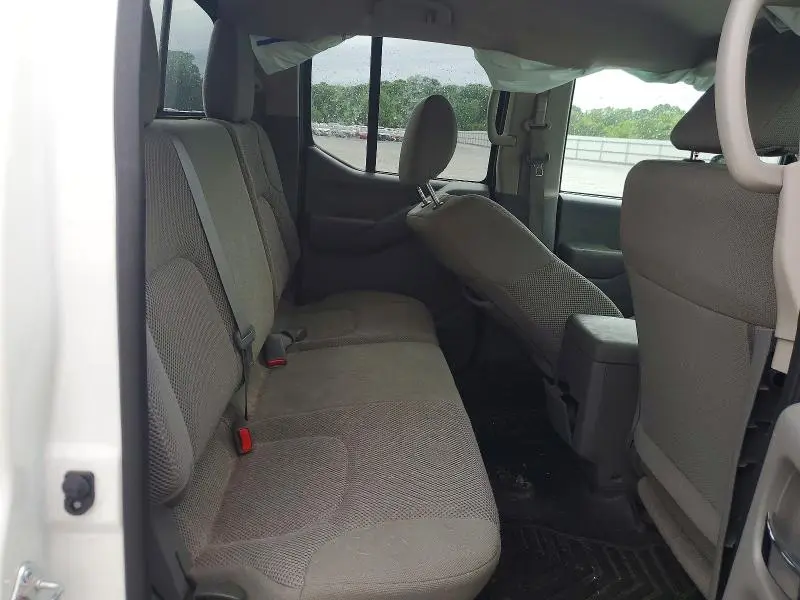 2021 NISSAN FRONTIER SV  