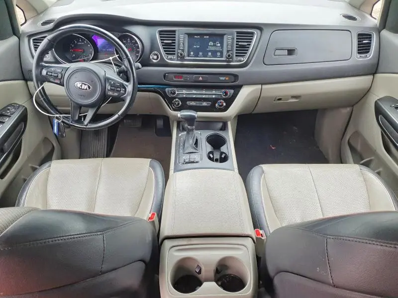 2017 KIA SEDONA LX  