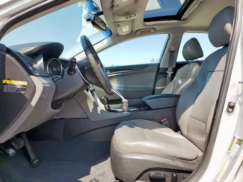 2011 HYUNDAI SONATA SE  