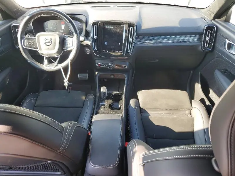 2021 VOLVO XC40 T5 R-DESIGN  
