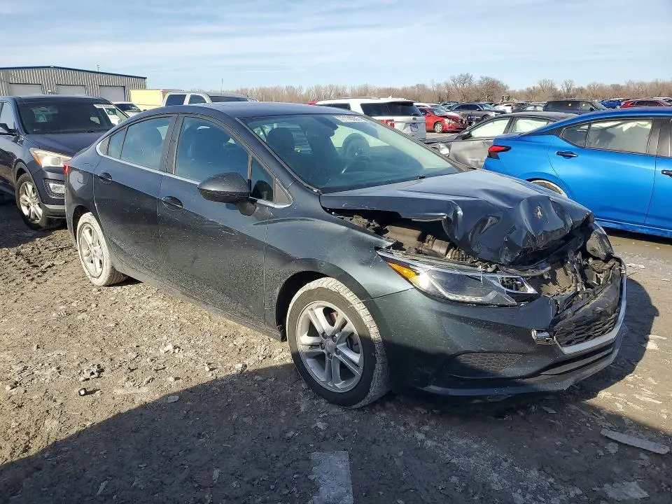 2017 CHEVROLET CRUZE LT  