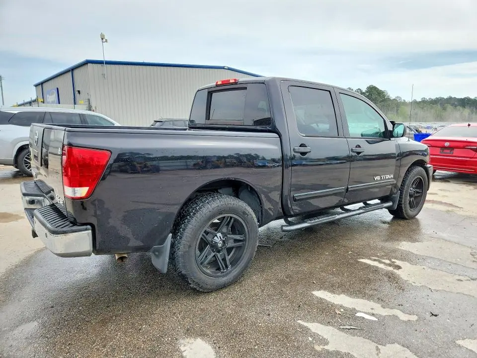 2010 NISSAN TITAN SE  