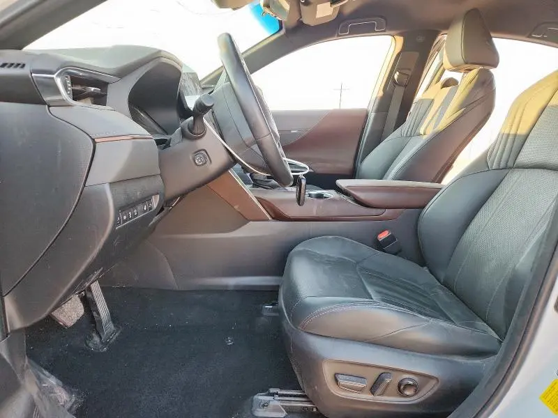 2024 TOYOTA VENZA LE  