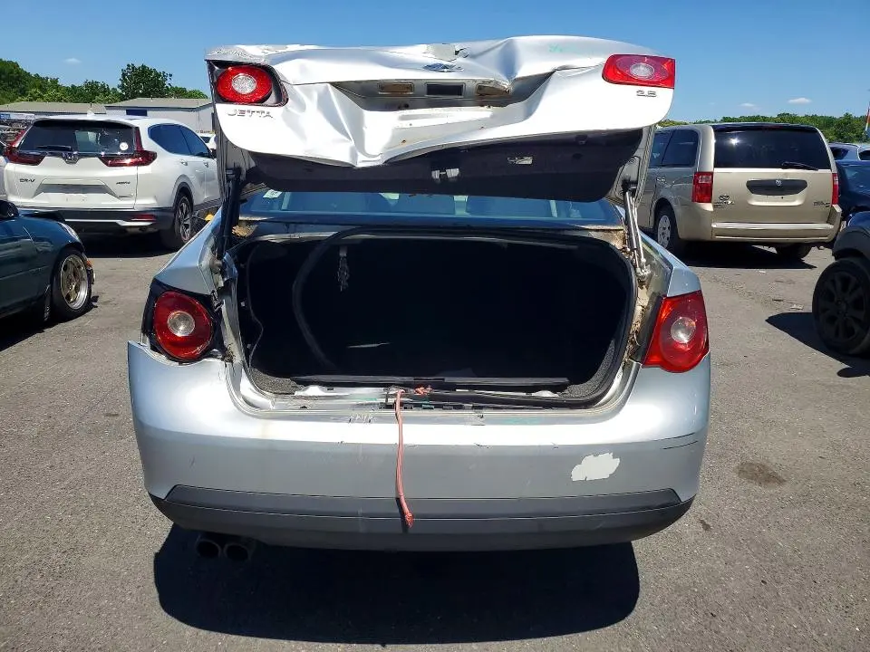 2010 VOLKSWAGEN JETTA S  