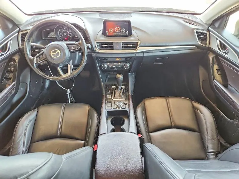 2018 MAZDA 3 TOURING  