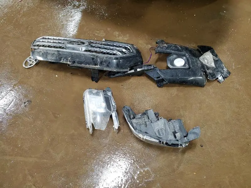 2017 TOYOTA TACOMA SR V6  