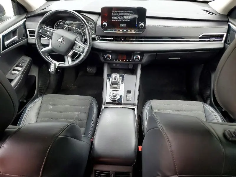 2023 MITSUBISHI OUTLANDER SE  