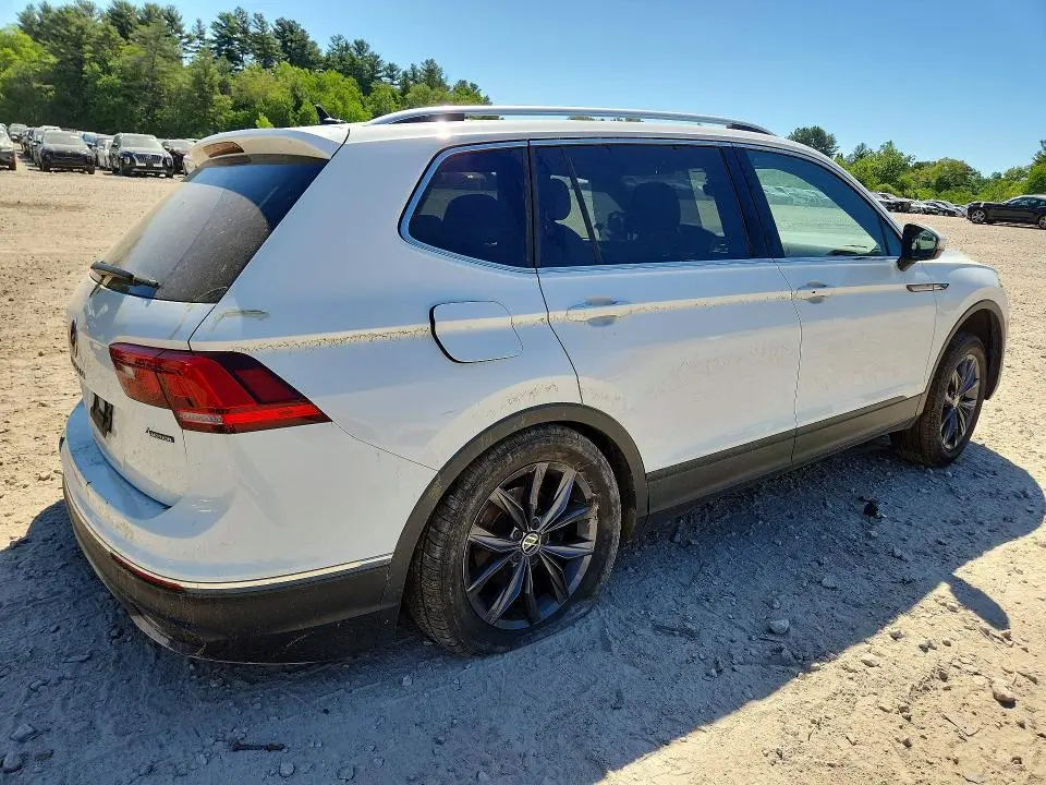 2022 VOLKSWAGEN TIGUAN SE  