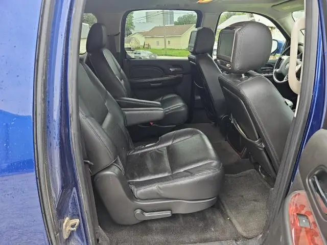 2012 CADILLAC ESCALADE ESV LUXURY  