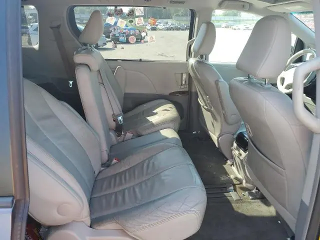 2014 TOYOTA SIENNA XLE  