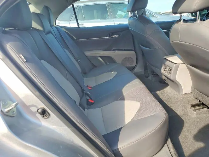 2020 TOYOTA CAMRY XLE  