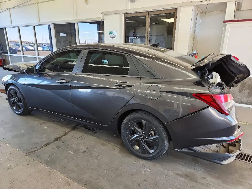 2021 HYUNDAI ELANTRA SEL  