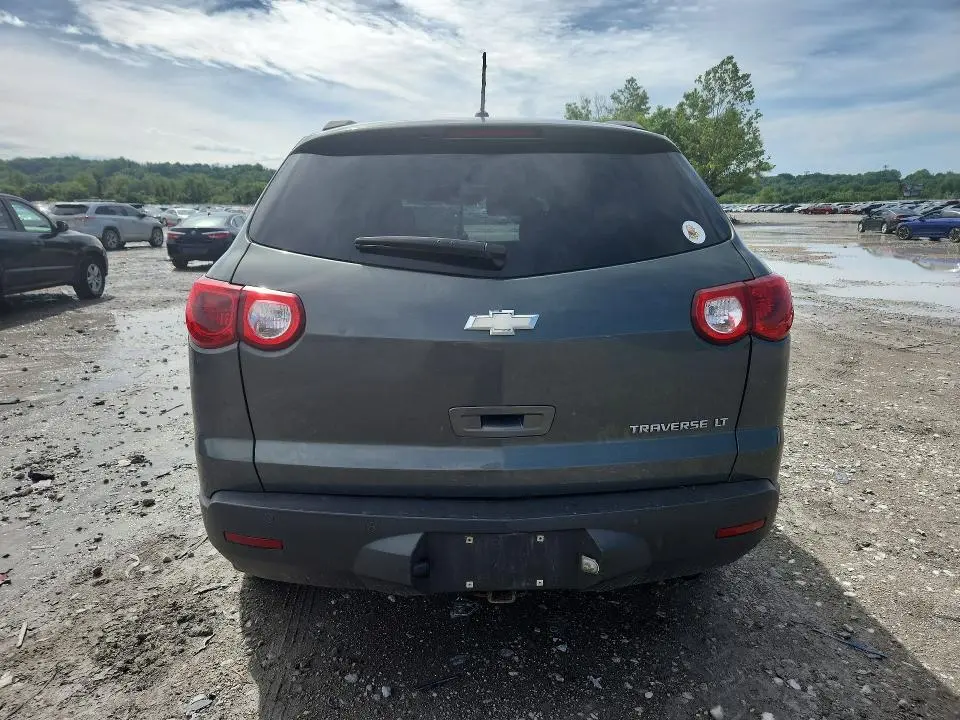 2011 CHEVROLET TRAVERSE LT  