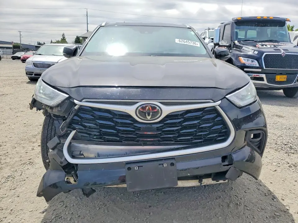 2020 TOYOTA HIGHLANDER XLE  