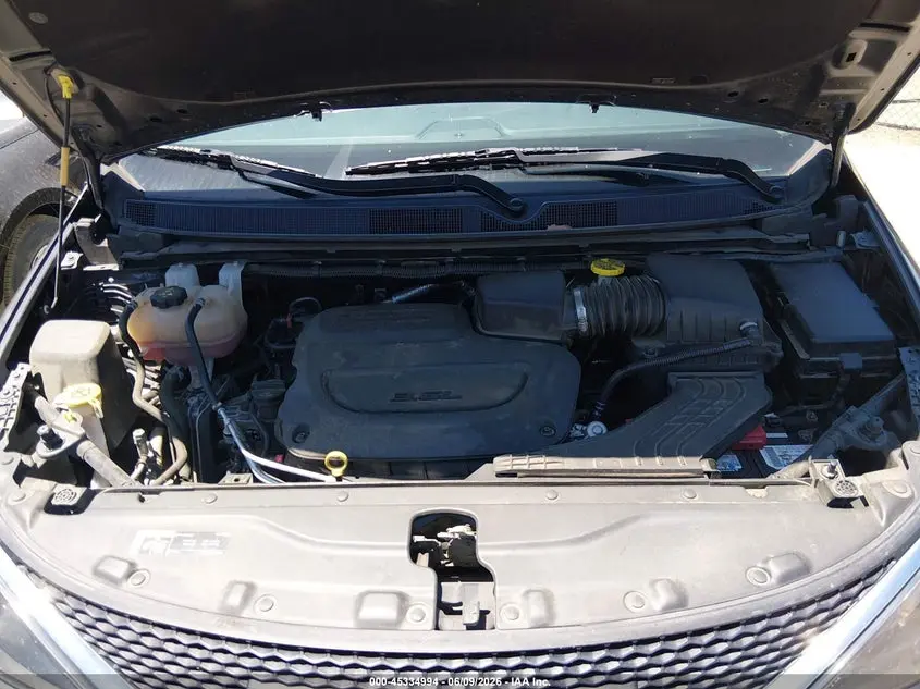 2020 CHRYSLER VOYAGER LX
