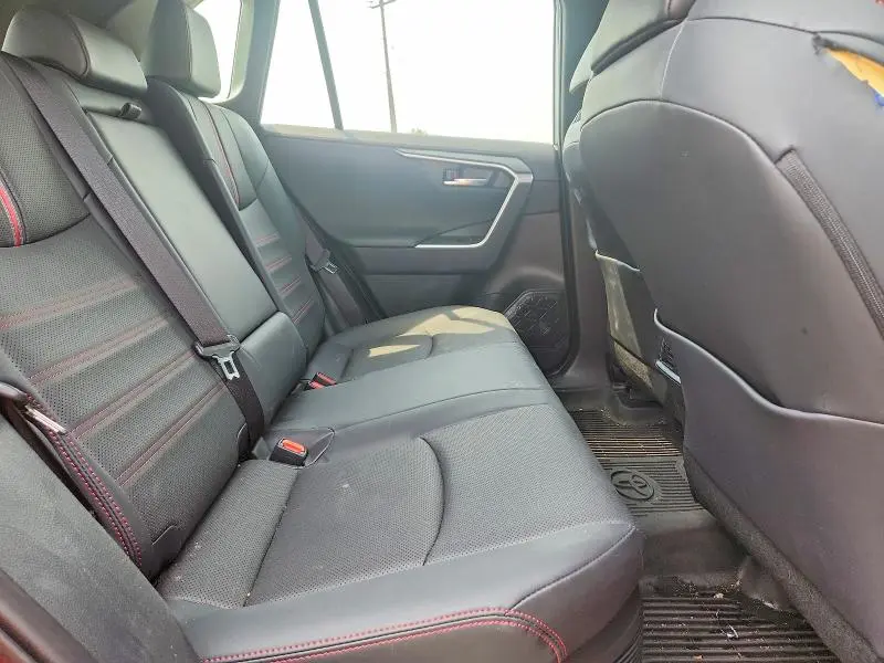 2025 TOYOTA RAV4 XSE  
