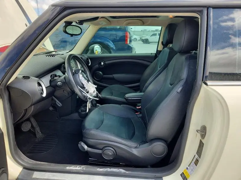 2013 MINI COOPER   