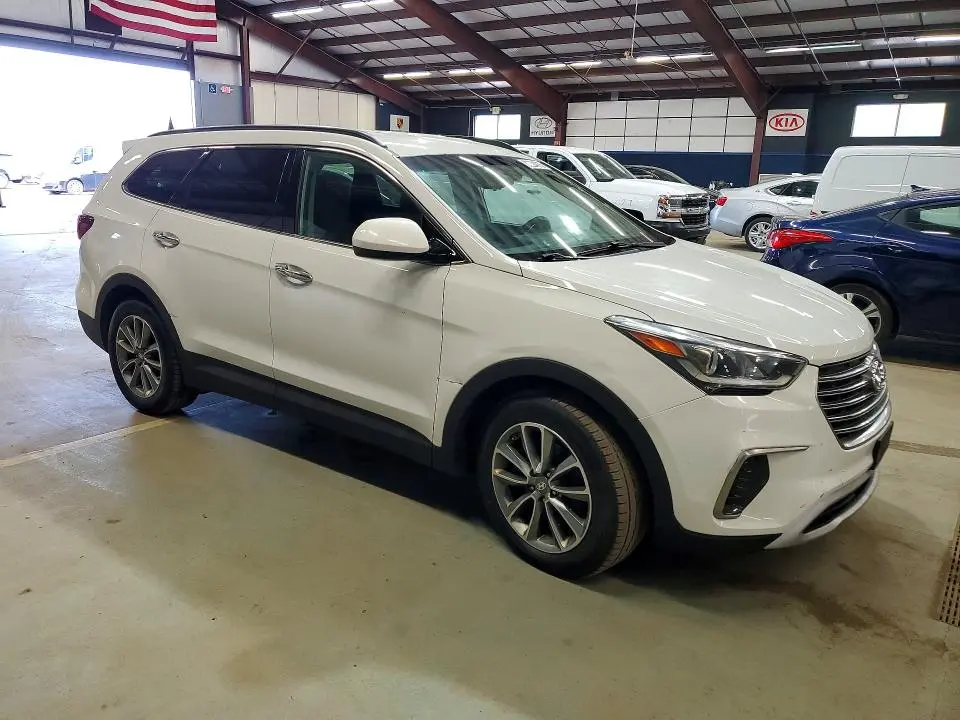 2017 HYUNDAI SANTA FE SE  