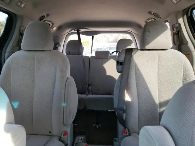 2011 TOYOTA SIENNA LE  