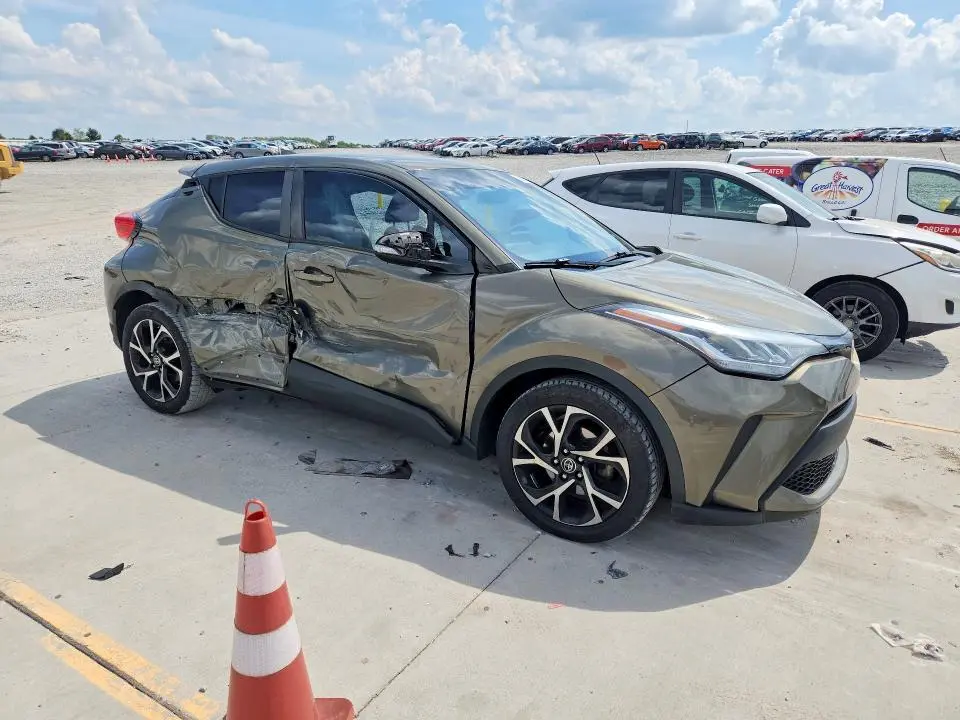 2021 TOYOTA C-HR XLE  