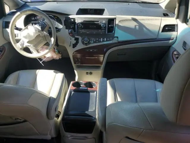 2011 TOYOTA SIENNA XLE  