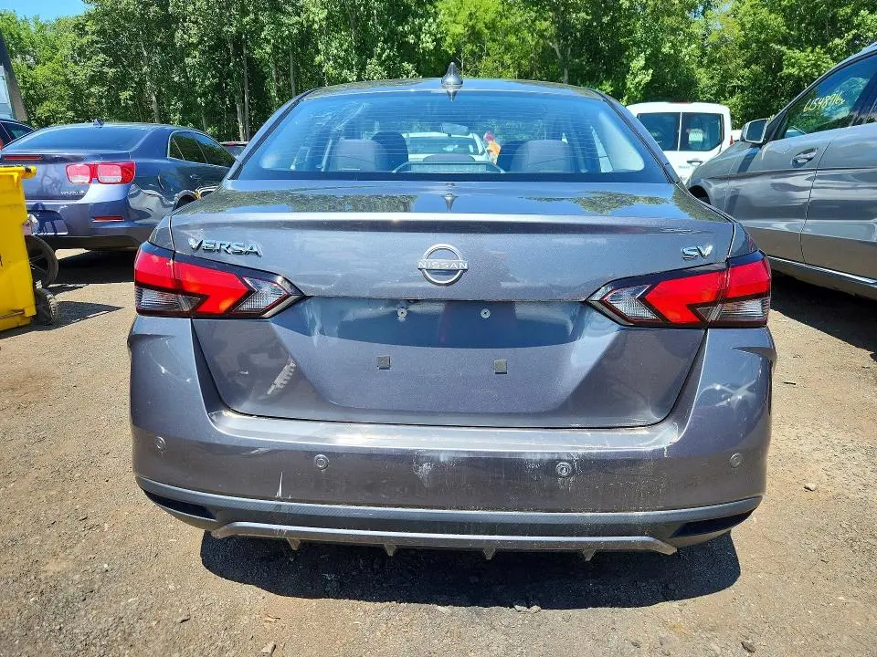 2023 NISSAN VERSA SV  