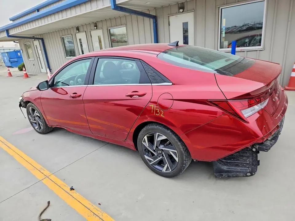 2024 HYUNDAI ELANTRA SEL  