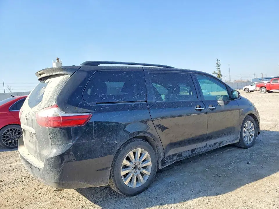 2015 TOYOTA SIENNA LIMITED 7-PASSENGER  