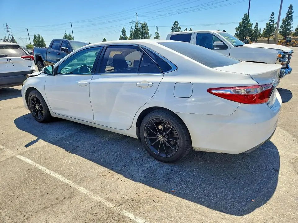 2016 TOYOTA CAMRY SE  
