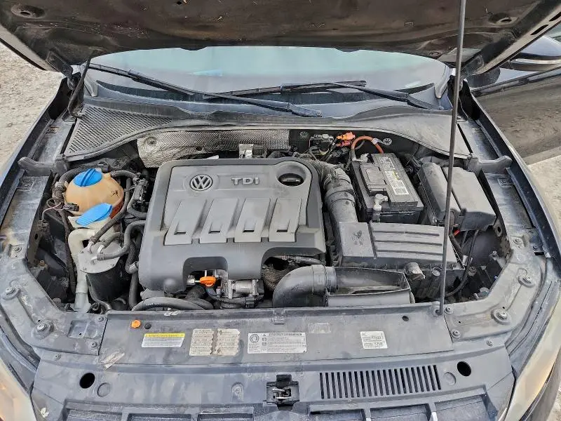 2012 VOLKSWAGEN PASSAT SE  