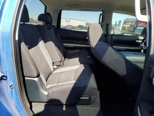 2016 TOYOTA TUNDRA CREWMAX SR5