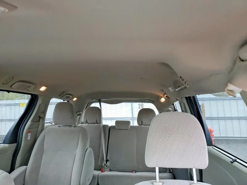 2020 TOYOTA SIENNA LE 8-PASSENGER  