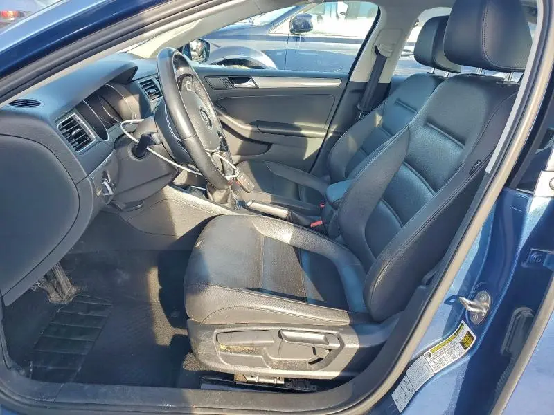 2017 VOLKSWAGEN JETTA SE  