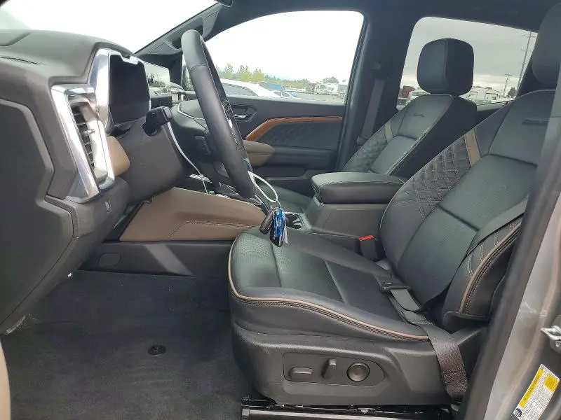 2024 GMC CANYON DENALI  