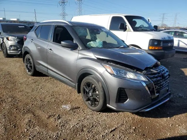 2022 NISSAN KICKS SV  