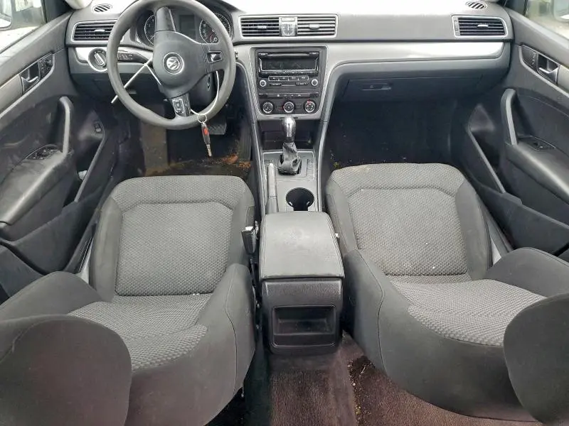 2013 VOLKSWAGEN PASSAT S  