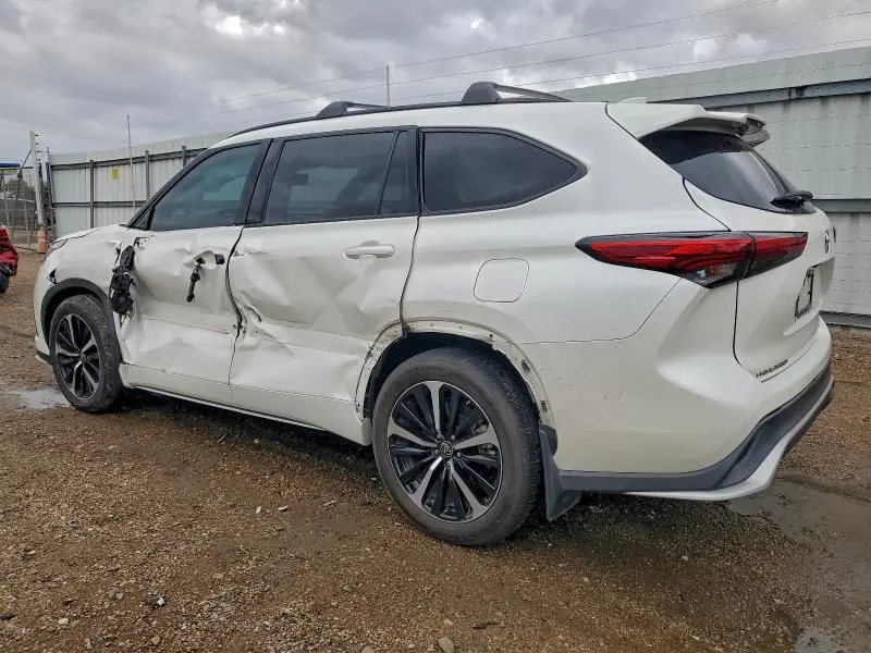 2021 TOYOTA HIGHLANDER XSE  