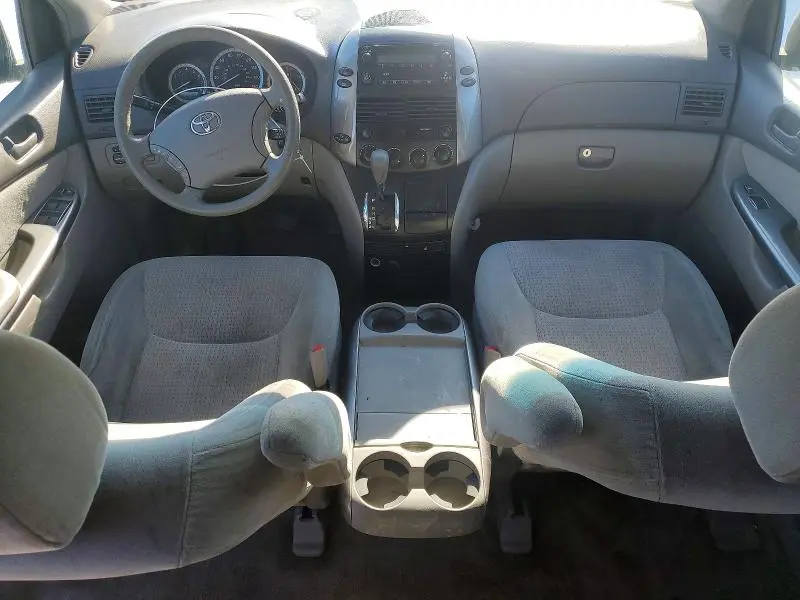 2010 TOYOTA SIENNA CE  