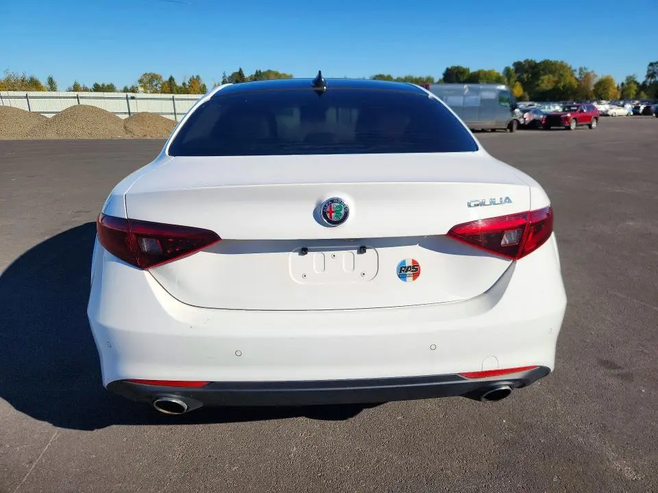 2017 ALFA ROMEO GIULIA TI  